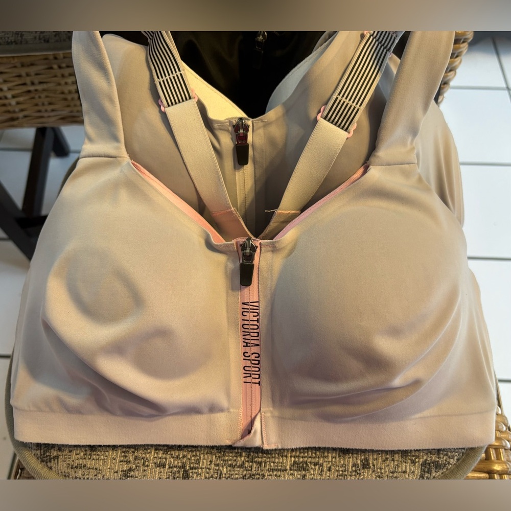 Victoria's Secret 36DDD 2-Layer Sport Bras-set of 4-pink, white, black, leopard - Picture 8 of 16